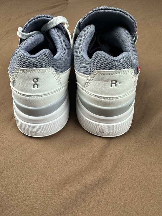On Running THE ROGER Advantage Sneakers White Gray Grey Men\'s Shoes Size 8.5 M main image 10